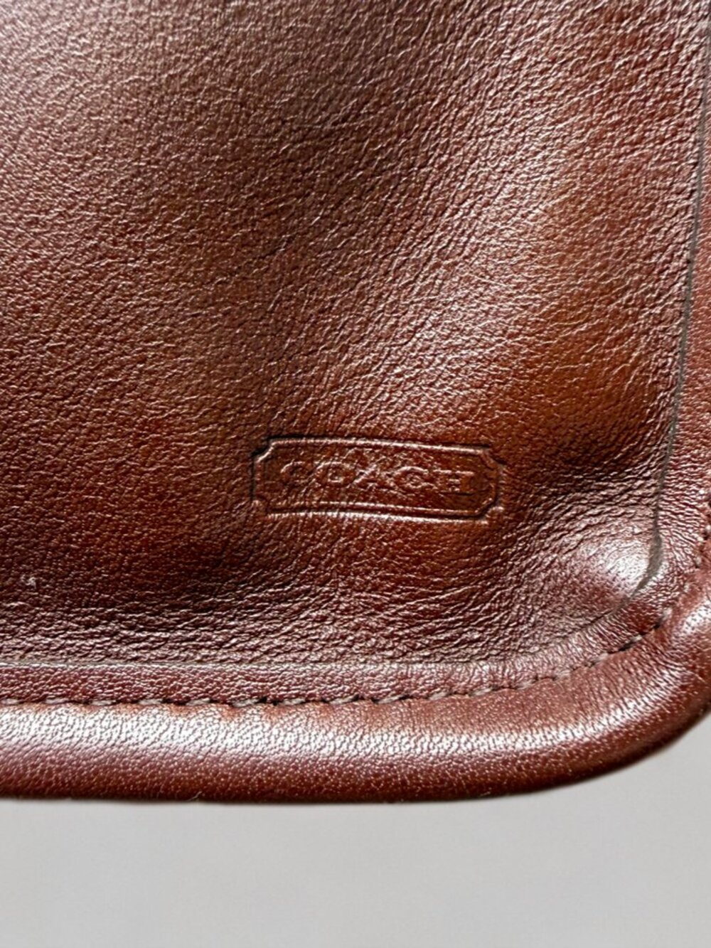 Coach Vintage Mahogany Brown Chunky Case with Hangtag - Picture 7 of 10